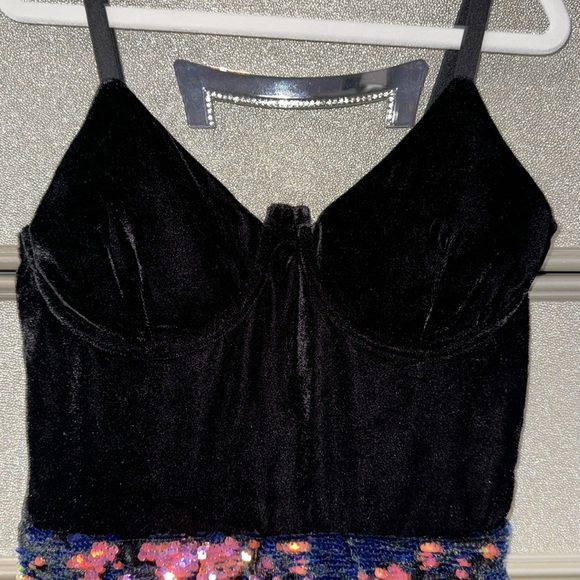 NWOT never worn - Picture 5 of 5